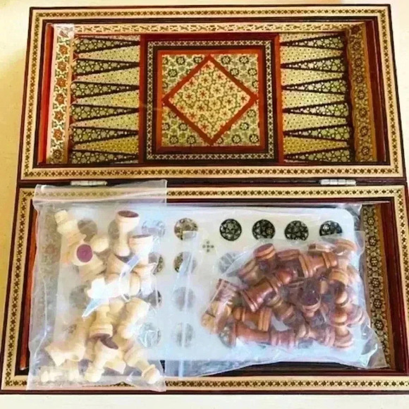 Persian Handmade Khatam backgammon & chest board ,and pieces 11x11 inches - Picture 1 of 9